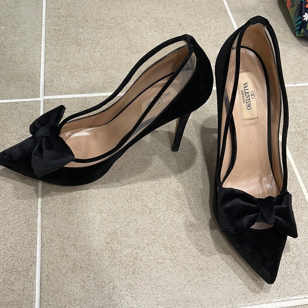 Valentino Garavani bow heels 38 1/2